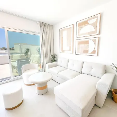 아파트 Family Penthouse With Sea Views In Cancelada *