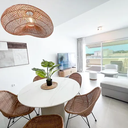 Family Penthouse With Sea Views In Cancelada דירה *