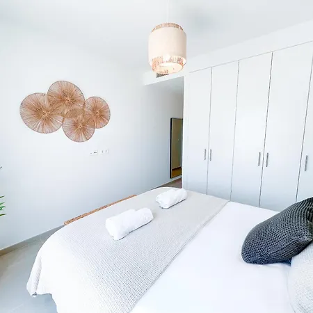 Family Penthouse With Sea Views In Cancelada Daire *