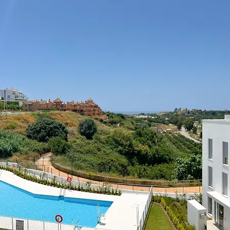 Daire Family Penthouse With Sea Views In Cancelada Estepona