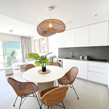 Family Penthouse With Sea Views In Cancelada Apartamento