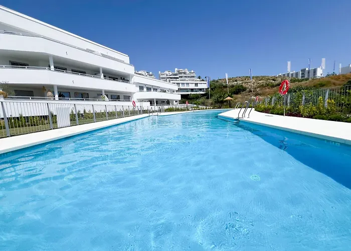 Family Penthouse With Sea Views In Cancelada Estepona