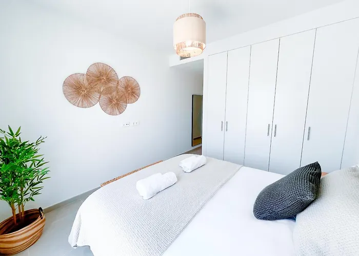 Family Penthouse With Sea Views In Cancelada Apartamento *