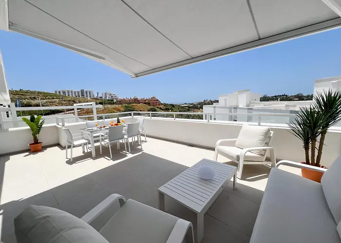 Family Penthouse With Sea Views In Cancelada
