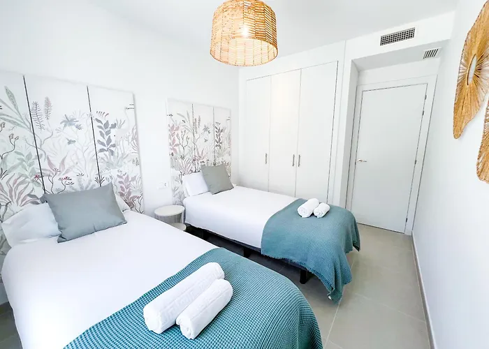 Family Penthouse With Sea Views In Cancelada Apartamento Estepona