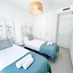 Family Penthouse With Sea Views In Cancelada Apartamento Estepona