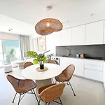 Family Penthouse With Sea Views In Cancelada Apartamento
