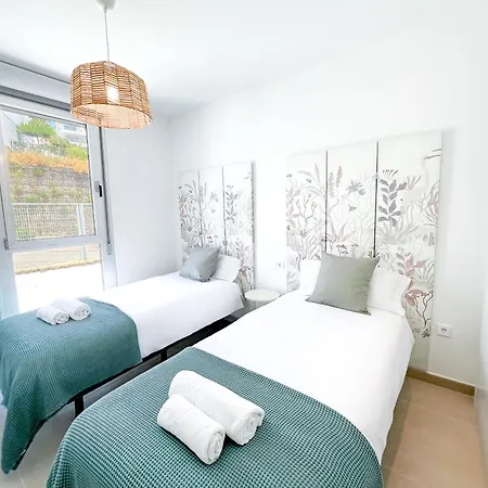 Family Penthouse With Sea Views In Cancelada Apartman